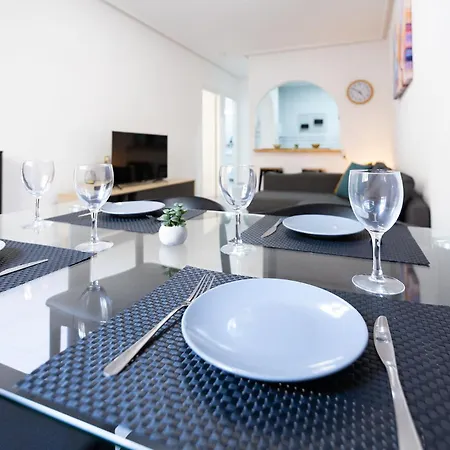 Playa Naufragos Y Piscina Comunitaria