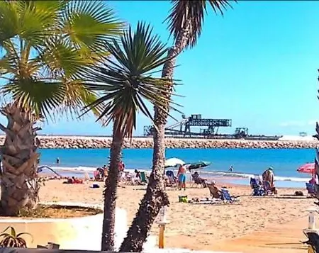 Playa Naufragos Y Piscina Comunitaria Торрев'єха