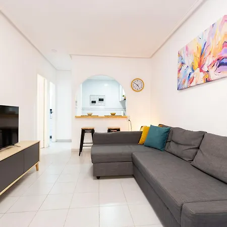 Playa Naufragos Y Piscina Comunitaria * تورّيفيِخا