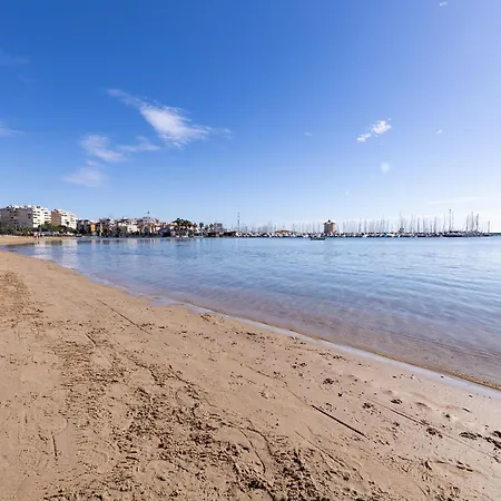 Playa Naufragos Y Piscina Comunitaria * Τορεβιέχα